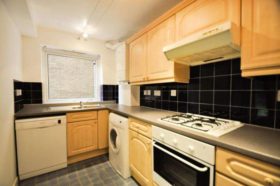 2 bedroom Flat to re...